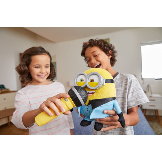 Minions Bob Interactive Singing Toy, Duet Buddy 8-in Character Plush  Featuring Celebration by Kool & The Gang, Gift for Kids 