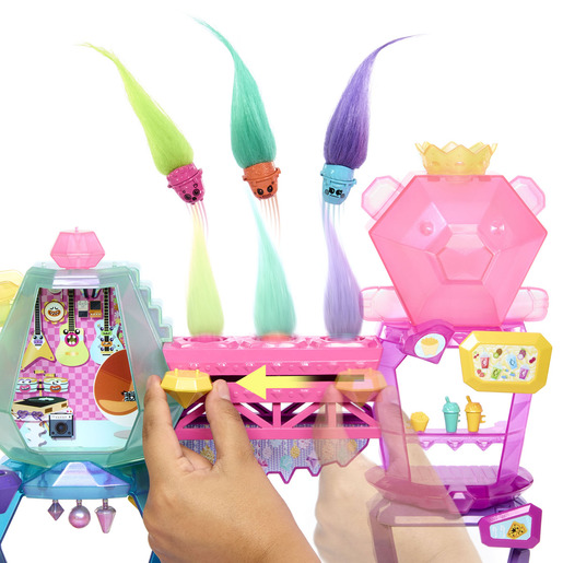  ​Polly Pocket & DreamWorks Trolls Compact Playset with Poppy &  Branch Dolls & 13 Accessories, Collectible Toy Inspired by Trolls Band  Together : Toys & Games